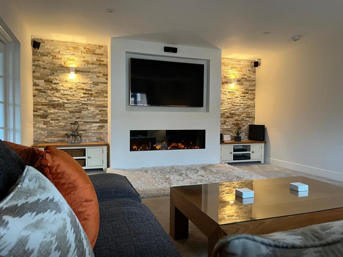 Luxurious 4 Bedroom Home In The Heart Of The Cotswolds With Hot Tub! Stow-on-the-Wold Zewnętrze zdjęcie